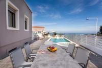 Three-Bedroom Villa Elea Gold