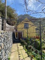 casa caminho da praia - B&B Porto da Cruz