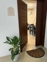 Unit One by Hideout Lounge - B&B