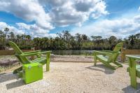 Riverside Luau Tiki Hut Fire Pit & Outdoor Fun - B&B Bradenton