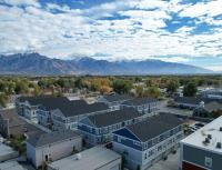 Modern 3BR Ski Retreat Mountain Views & Garage - Chambres d’hôtes South Salt Lake