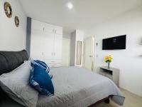 Relajate en Manta, habitacion y piscina - B&B Manta