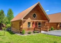Stunning32 with Free Tickets to Dollywood,Anakeesta,Aquarium,Ziplining&MoreBeds on main level - B&B Gatlinburg