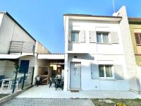 Casa indipendente a Jesolo Pineta, 2 posti auto, Wifi, appena ristrutturata - Ferienwohnung