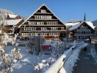 Gemütliches Chalet-Zimmer mit Garten - B&B Brunnadern
