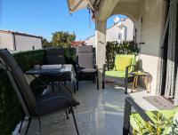 Monolocale con Balcone e Vista Giardino
