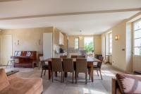 La Maison de Maître, la plus grande des 3 maisons du Clos d'Isand'Or - B&B Meursault