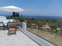 One-Bedroom Apartment with Sea View and Balcony