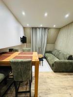Appartement Murol neuf calme, centre village, vue Château - Ferienwohnung Murol