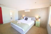 Airport 5BR Retreat - Full Kitchen & Tranquil - Chambres d'hôtes Perth