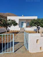 Michael's Home Cycladic Cottage House - Bed and Breakfast Kínion