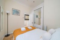 Notting Hill-Hyde Park, Chic 2 DBL bedroom, 1 minute to Portobello Rd & TUBE - Chambres d'hôtes Londres