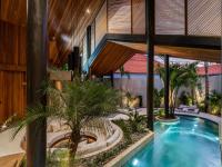 Villa Levante Bali by House of Winds - Tropical Oasis near Canggu - Chambres d'hôtes Kerobokan