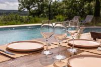 Domaine La Védence - Le Mas Gascon et sa villa - résidence privée avec spa et piscine - B&B Marsolan