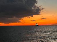 Cozy Home with Views of Lake Erie and the Pier - Ferienwohnung Lorain