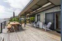 Seaside Escape with Stunning Views - Ferienwohnung
