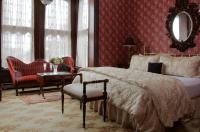 Zimmer mit Kingsize-Bett