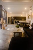 Stylish 2 BR Villa in Canggu - Bright & Airy - B&B Canggu