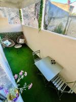 Escapade Vintage avec terrasse en centre historique - Bed and Breakfast La Rochelle