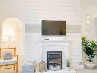 Chic flat close to Edinburgh, Airport, & Zoo - B&B