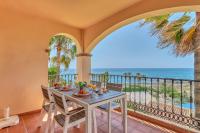 Marina XI Enjoy the Sun, Sea Views, Pools & BBQ Steps from the Beach in Mijas Costa & Fuengirola - B&B