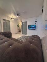 Ruhani Homestay 5 KB - 3 Bedroom Stylish Design and Fully Airconditioned - B&B Kota Bharu
