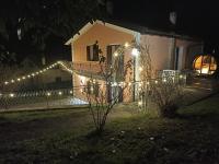 Villa Sumbilla, Modern, with sauna, heated jacuzzi near Tuscany - B&B Monghidoro