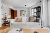 Londwell, Canary Wharf Riverside Retreat, Balcony & Views - Ferienwohnung London