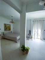 Elegant Neo-classic flat,min from center& new port - Ferienwohnung Patras