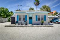 Steps to Seawall Cozy Indian Rocks Beach Cottage - B&B Clearwater Beach