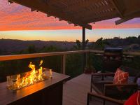 Hilltop Penthouse Cottage with Sweeping Views - B&B Fallbrook