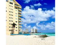 Amazing OceanViews Beachfrt Condo Walk to Eat, Drink, Play - B&B
