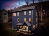 Honeybear Hideaways - Spacious Gatlinburg Cabin with Private Pool, Hot Tub and Game Room - Chambres d'hôtes Gatlinburg
