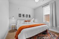 Modern Apt, Sectional, Pool, Gym, Bike Storage - B&B Rogers