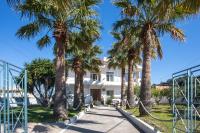 Malibu Villa - Bed and Breakfast Kremasti