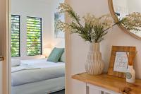 11 On The Reef walk to the Beach & Macrossan St - Bed and Breakfast Port Douglas