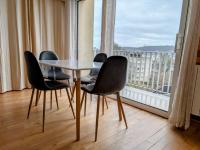 F2 Rouen Centre Gare Boulingrin - possibilité de parking - B&B Rouen