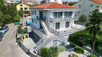 Apartment in Malinska - Insel Krk 53312 - B&B Malinska