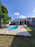 Casa com piscina 2 quadras da praia - B&B