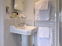 Habitación con cama grande 