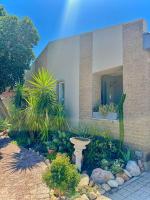 Mario & Luiza's Place - Cozy Stay with Pool & Braai - B&B Worcester