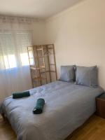 Studio meublé CIRCUIT 24h - B&B