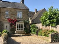 Spring Cottage 3 bedrooms in the heart of Bourton on the Water Village! - B&B Bourton on the Water