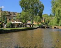 Spring Cottage 3 bedrooms in the heart of Bourton on the Water Village! - Chambres d'hôtes Bourton on the Water
