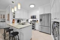 See Summer Sunrises with Spa and Eats on an Island - B&B Lago Vista