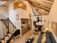 My Fair Lisbon - Unique Rustic Apartment near Príncipe Real - B&B Lisboa