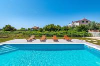 Apartmen 1 with swimming pool Nikola - B&B Nona