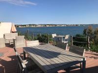 Sete Villa Le Gabanon piscine et 1ere etang - B&B Saint-Joseph