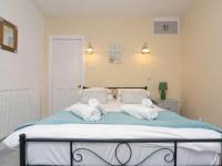 Tyn Lon, Moelfre, A Traditional Welsh Home By The Coast Pass the Keys - Bed and Breakfast Moelfre