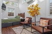 The Acorn - Tiny House in HISTORIC OAKWOOD - B&B Raleigh